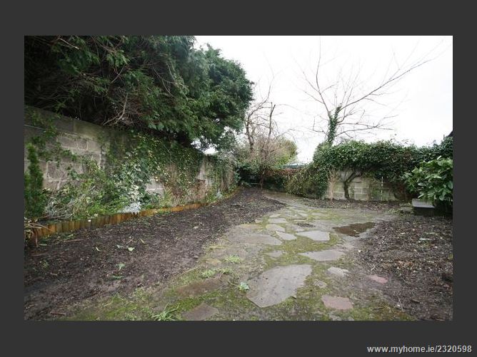12 Callary Road, Mt. Merrion, Dublin 4